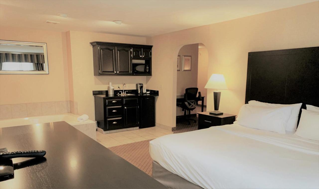 Holiday Inn Express Plymouth By Ihg Экстерьер фото