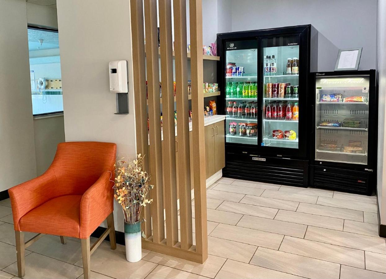 Holiday Inn Express Plymouth By Ihg Экстерьер фото