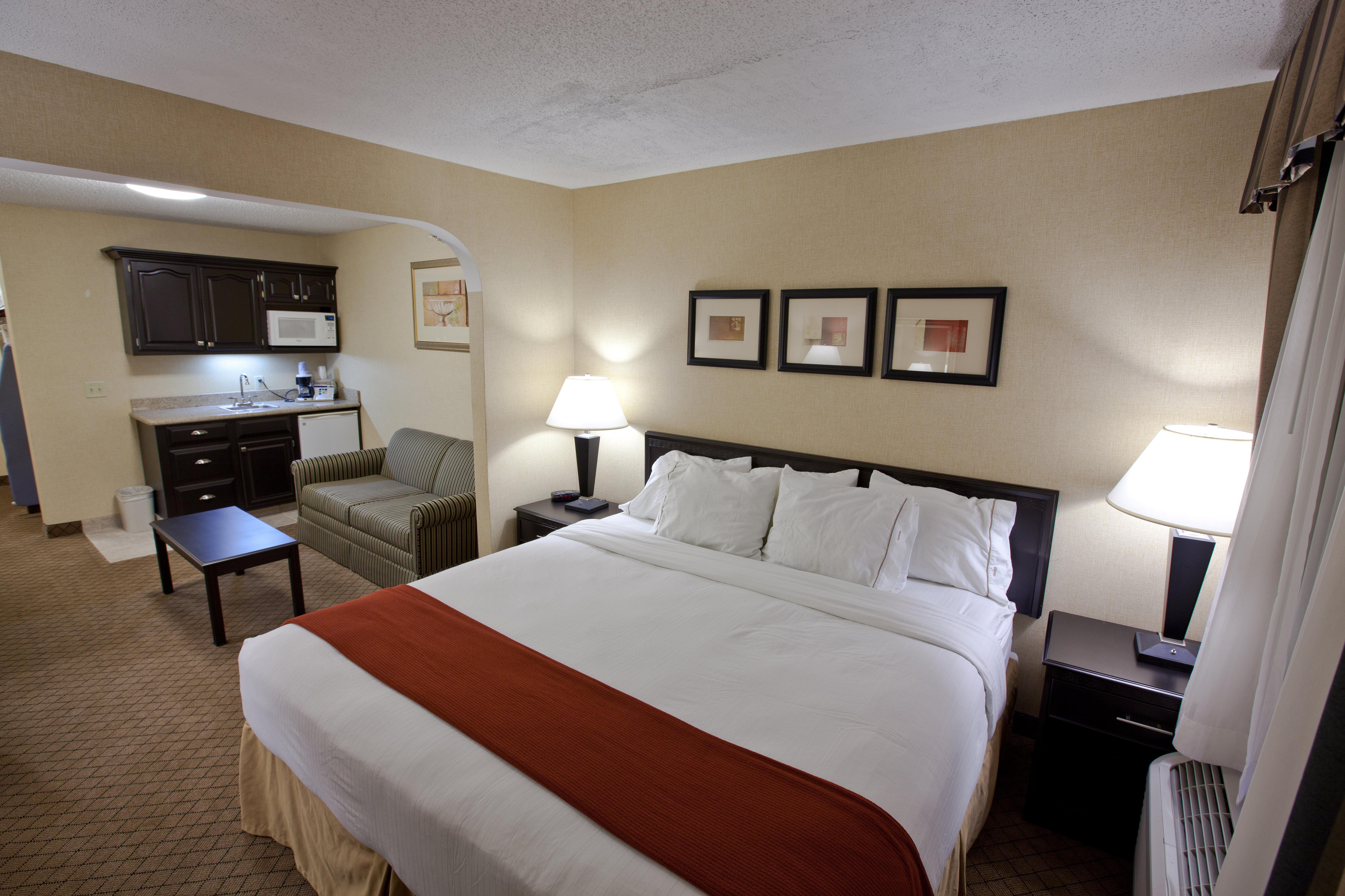 Holiday Inn Express Plymouth By Ihg Экстерьер фото