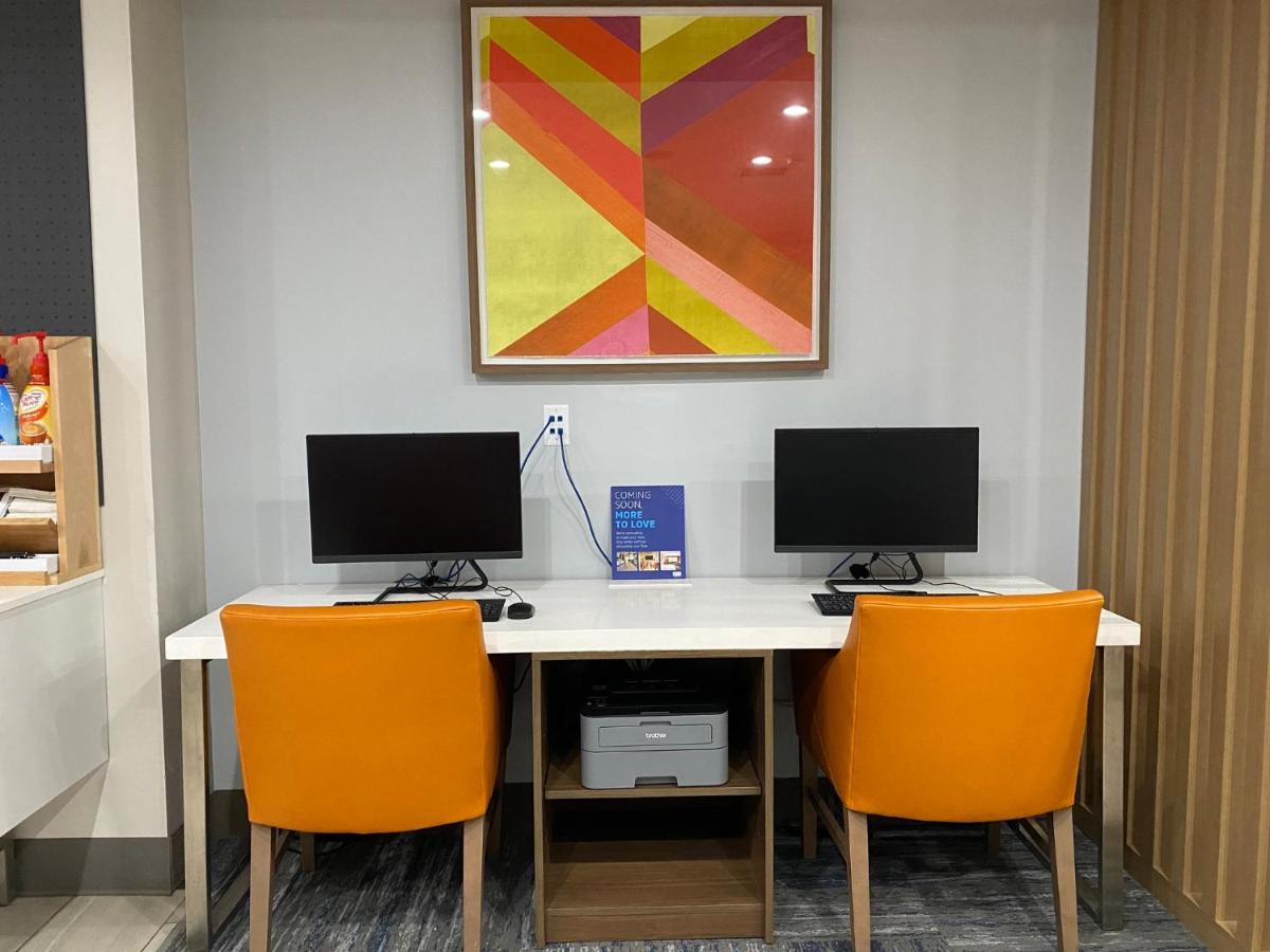 Holiday Inn Express Plymouth By Ihg Экстерьер фото
