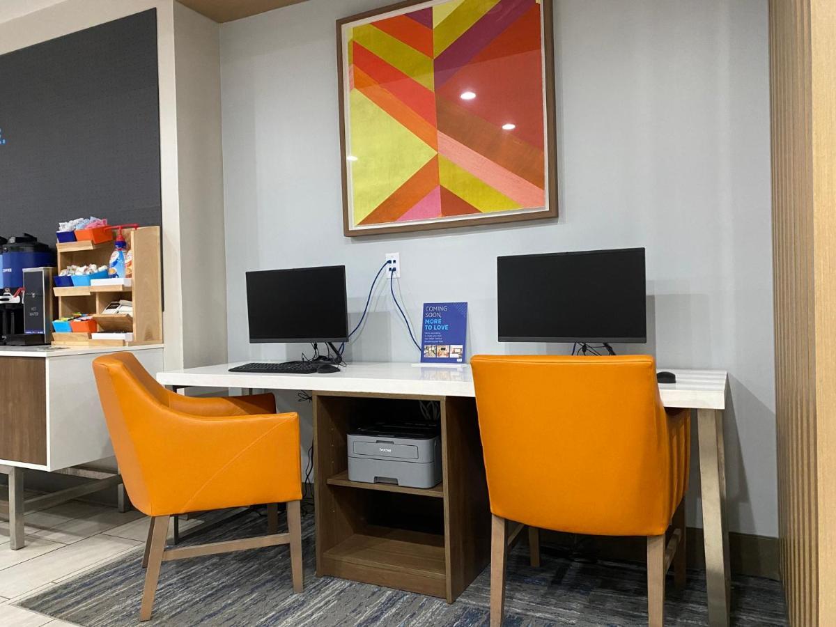 Holiday Inn Express Plymouth By Ihg Экстерьер фото