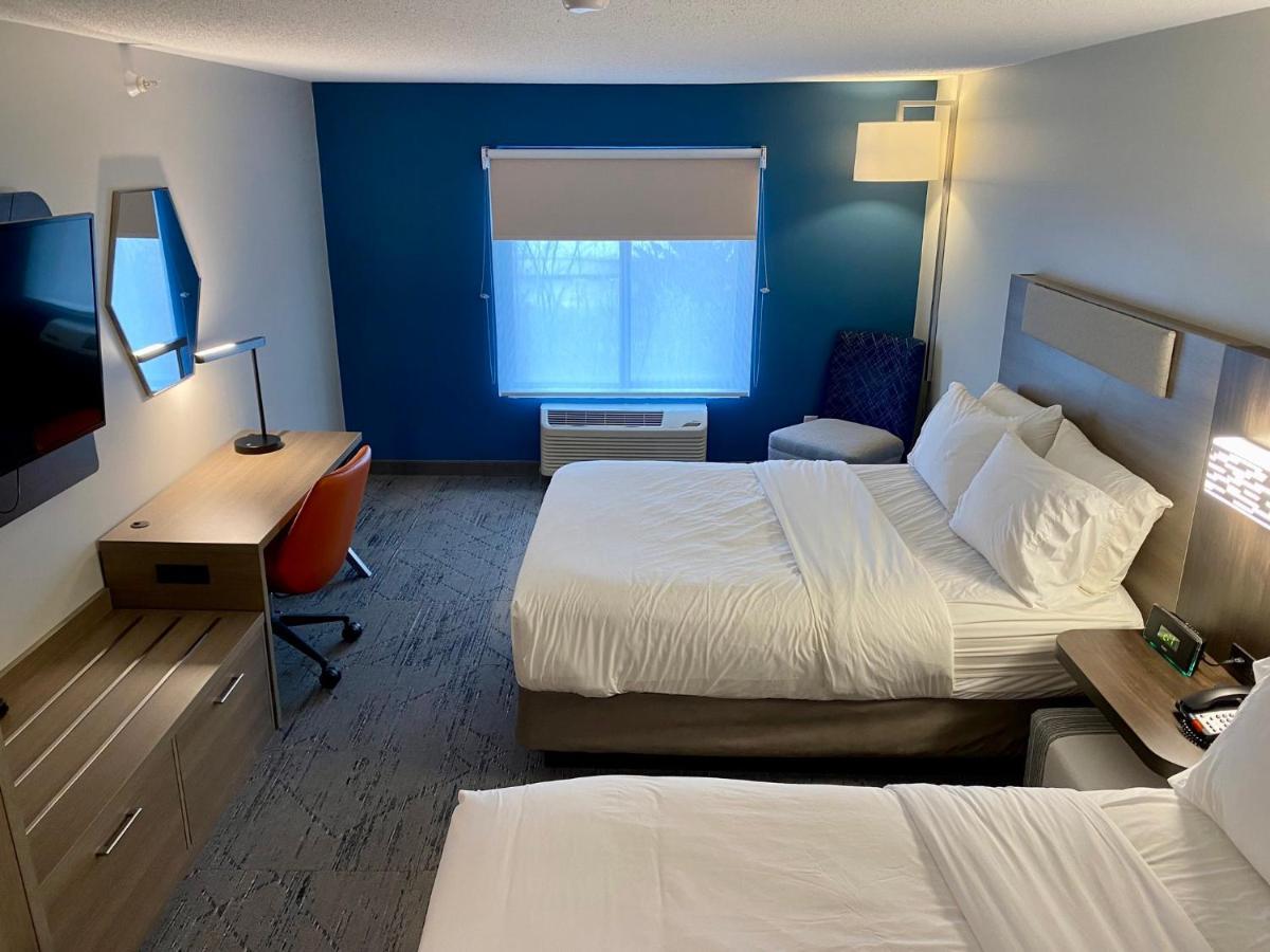 Holiday Inn Express Plymouth By Ihg Экстерьер фото