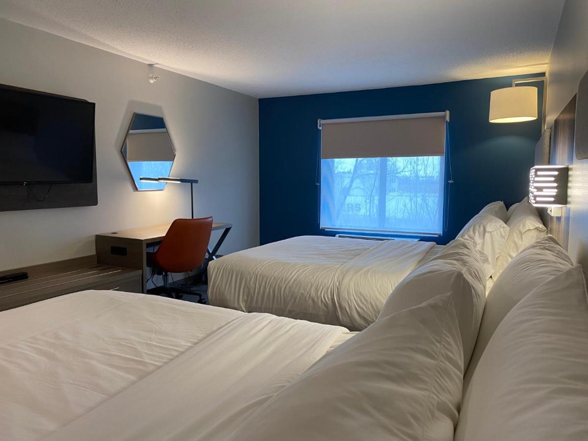Holiday Inn Express Plymouth By Ihg Экстерьер фото