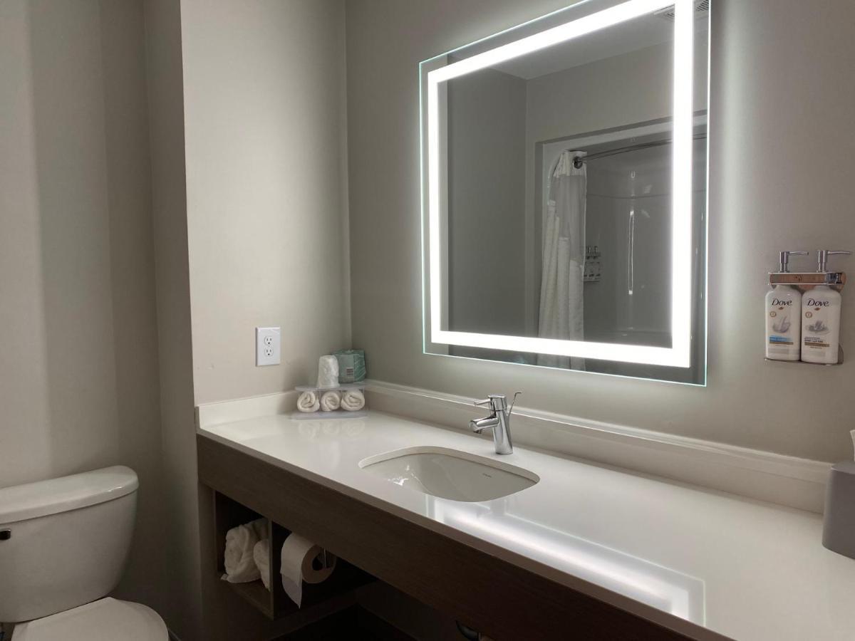 Holiday Inn Express Plymouth By Ihg Экстерьер фото