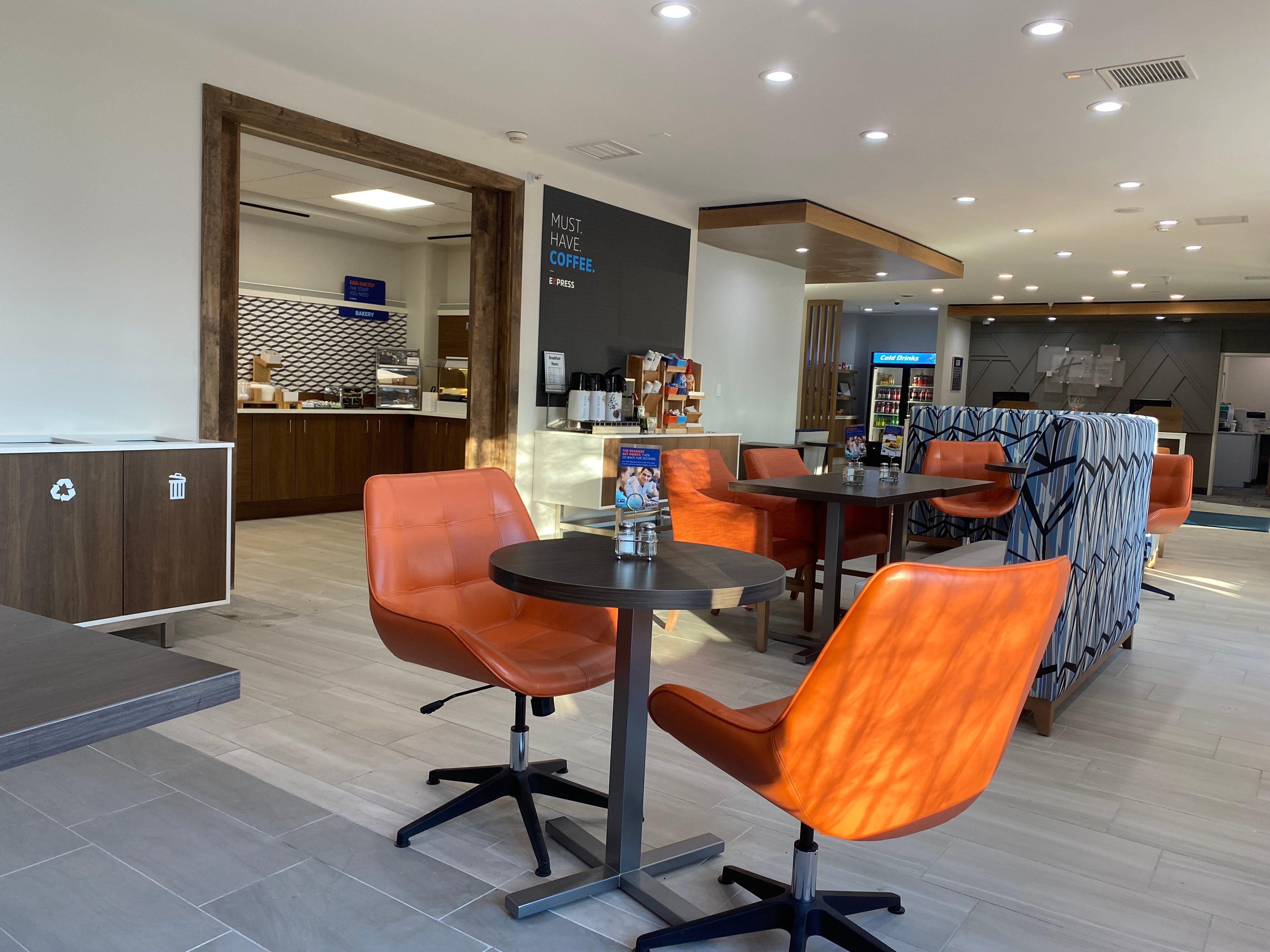 Holiday Inn Express Plymouth By Ihg Экстерьер фото