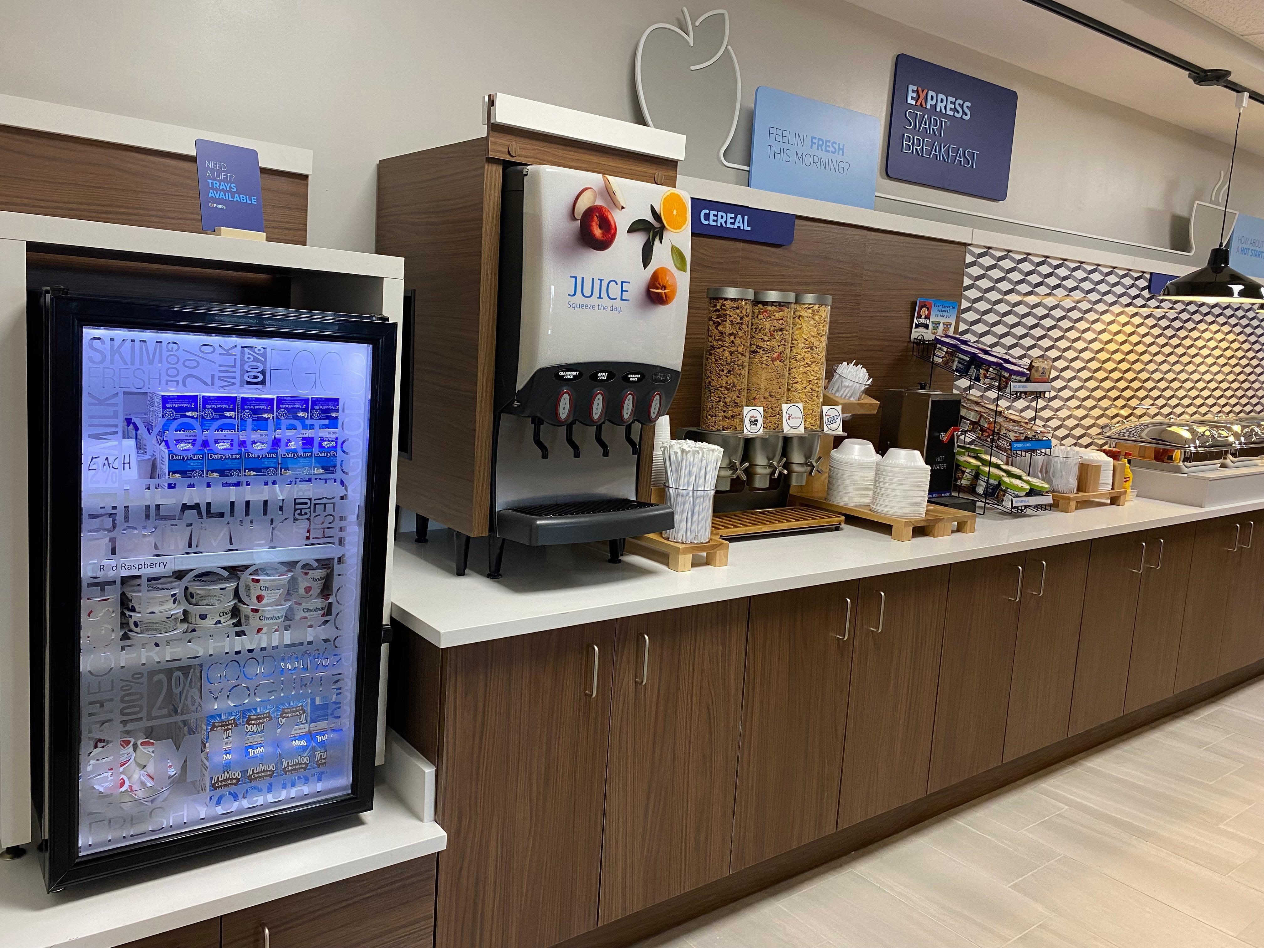 Holiday Inn Express Plymouth By Ihg Экстерьер фото