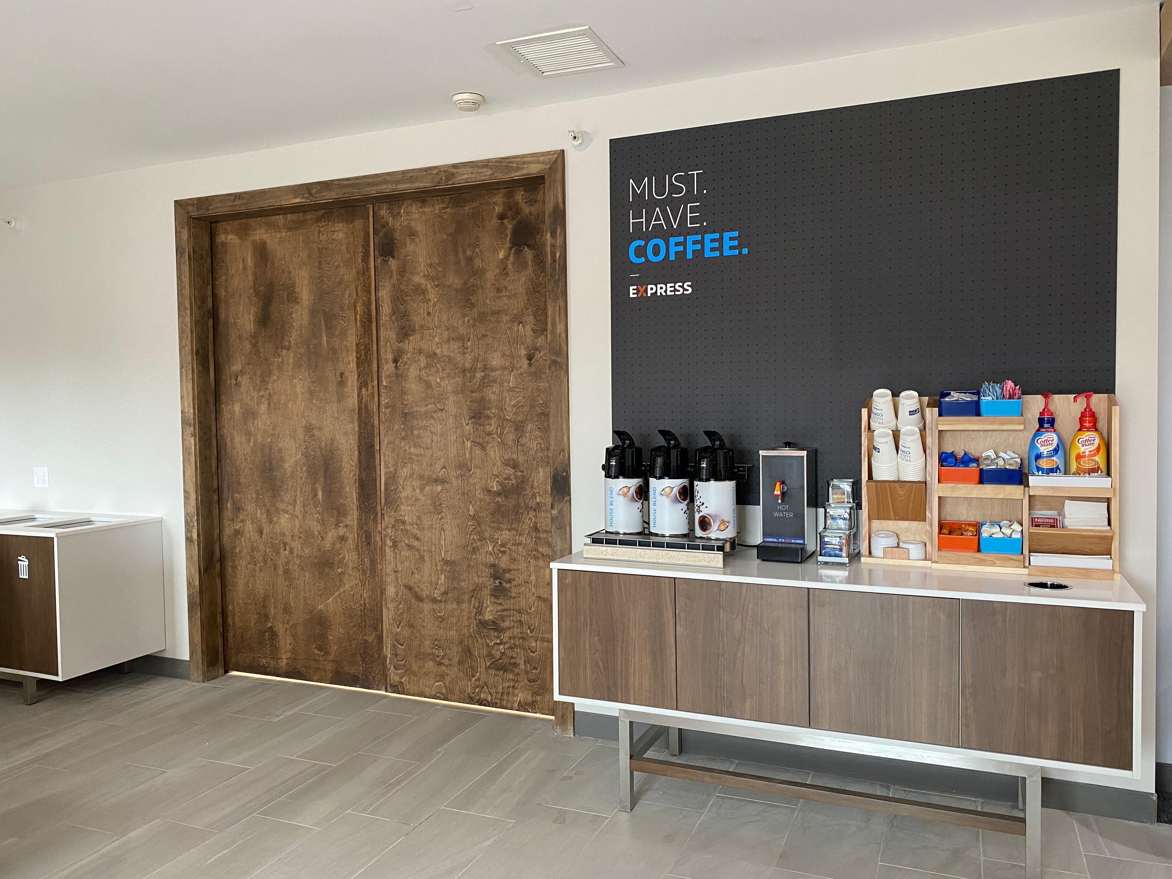 Holiday Inn Express Plymouth By Ihg Экстерьер фото