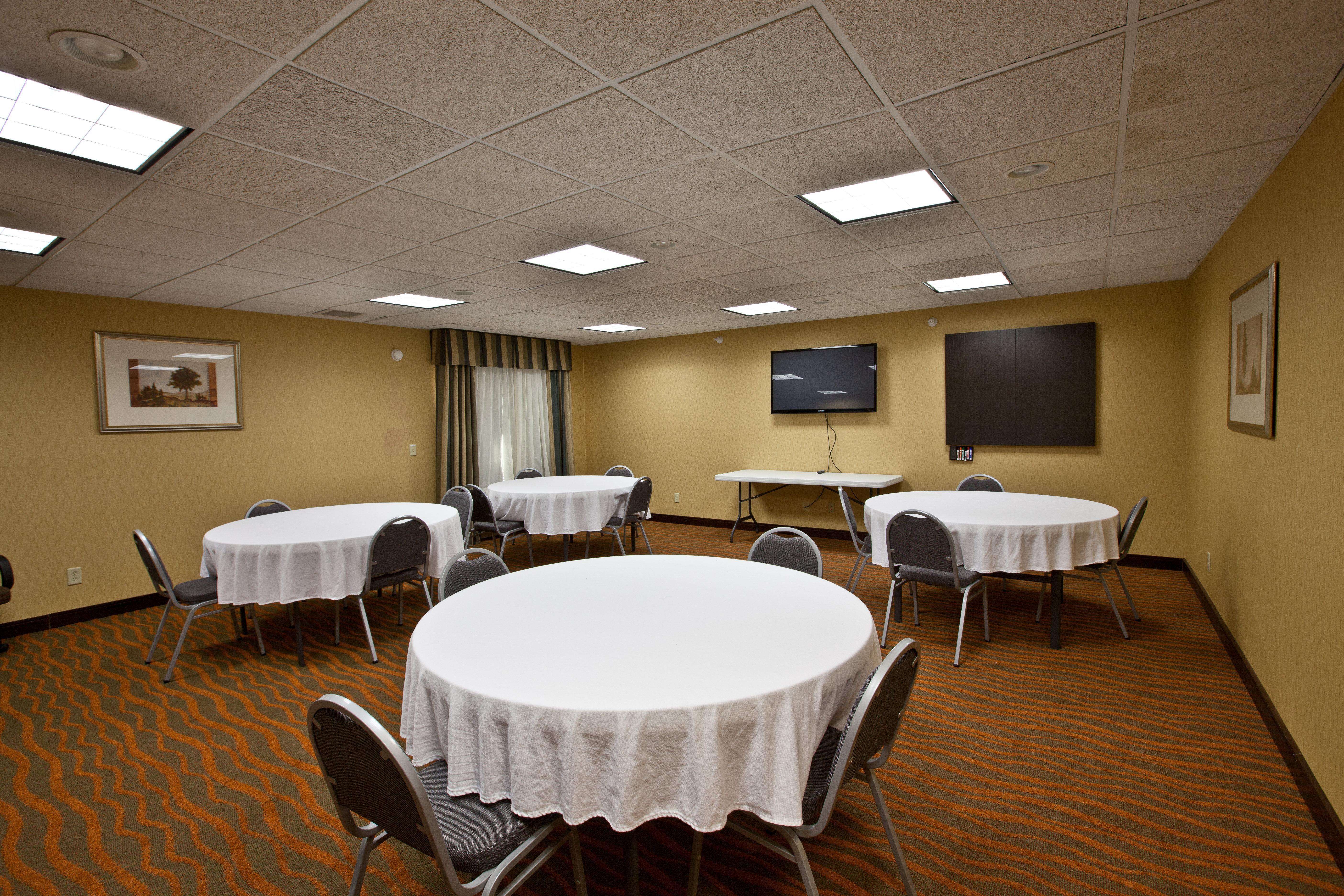 Holiday Inn Express Plymouth By Ihg Экстерьер фото