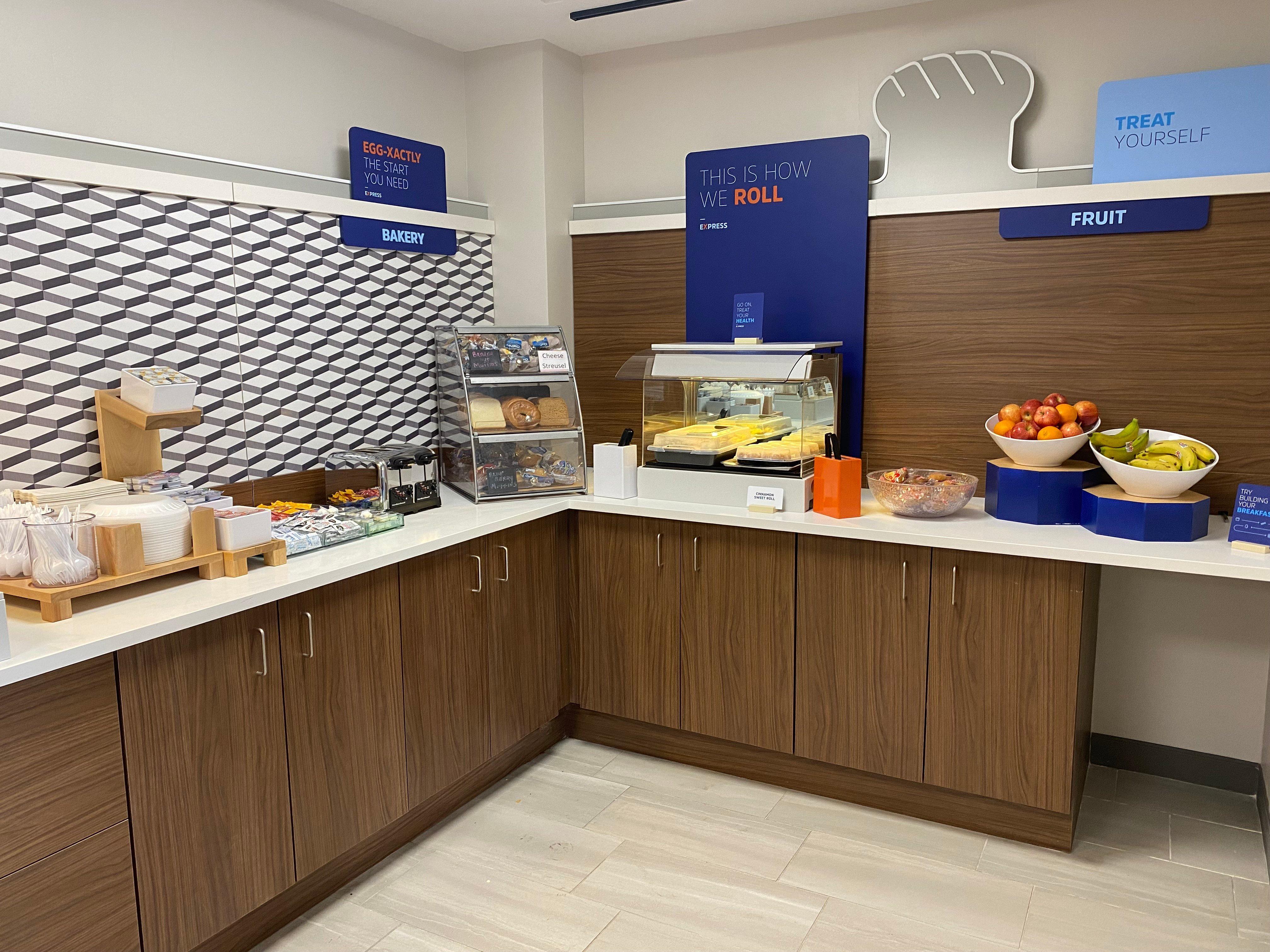 Holiday Inn Express Plymouth By Ihg Экстерьер фото